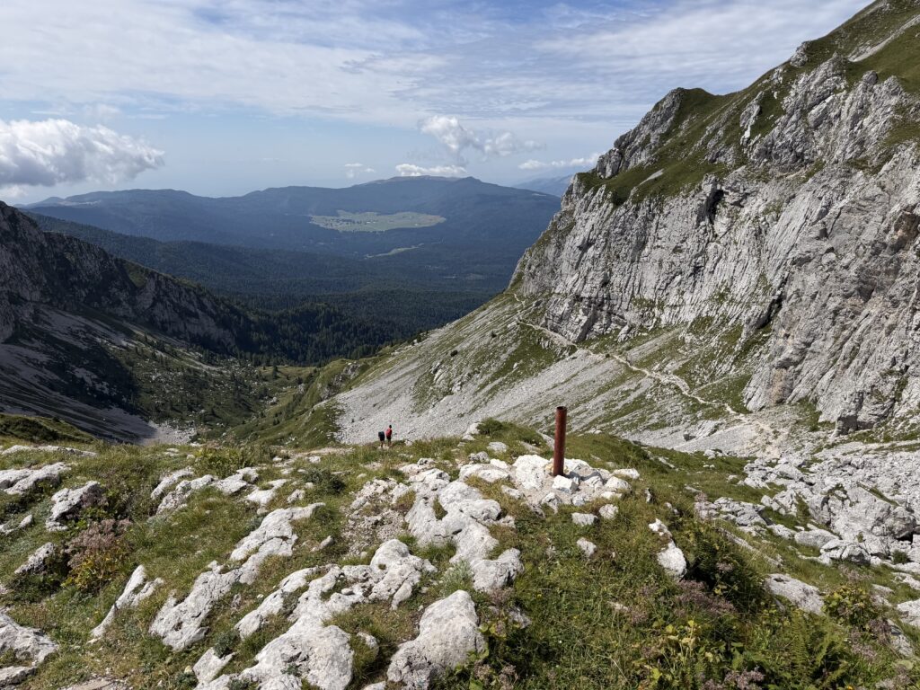 Cima-Laste-20260818 - 12 Dal rifugio Semenza verso il sentiero che sale al rifugio