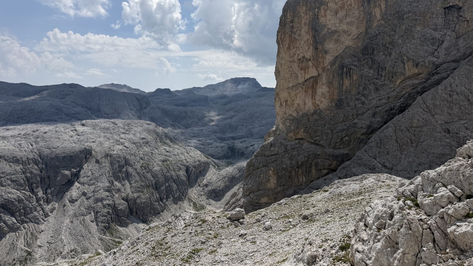 Ferrata-bolver-lugli-rifugio-rosetta-20260802 - Entrando nel Vallone del passo bettega