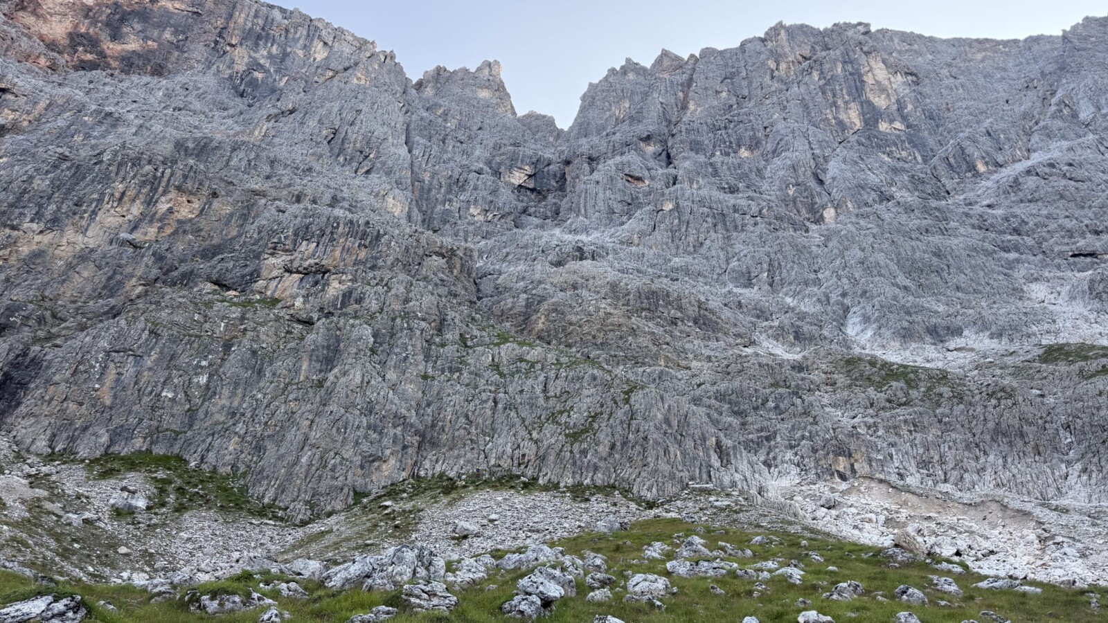 Ferrata-bolver-lugli-rifugio-rosetta-20260802 - Verso lattacco della ferrata